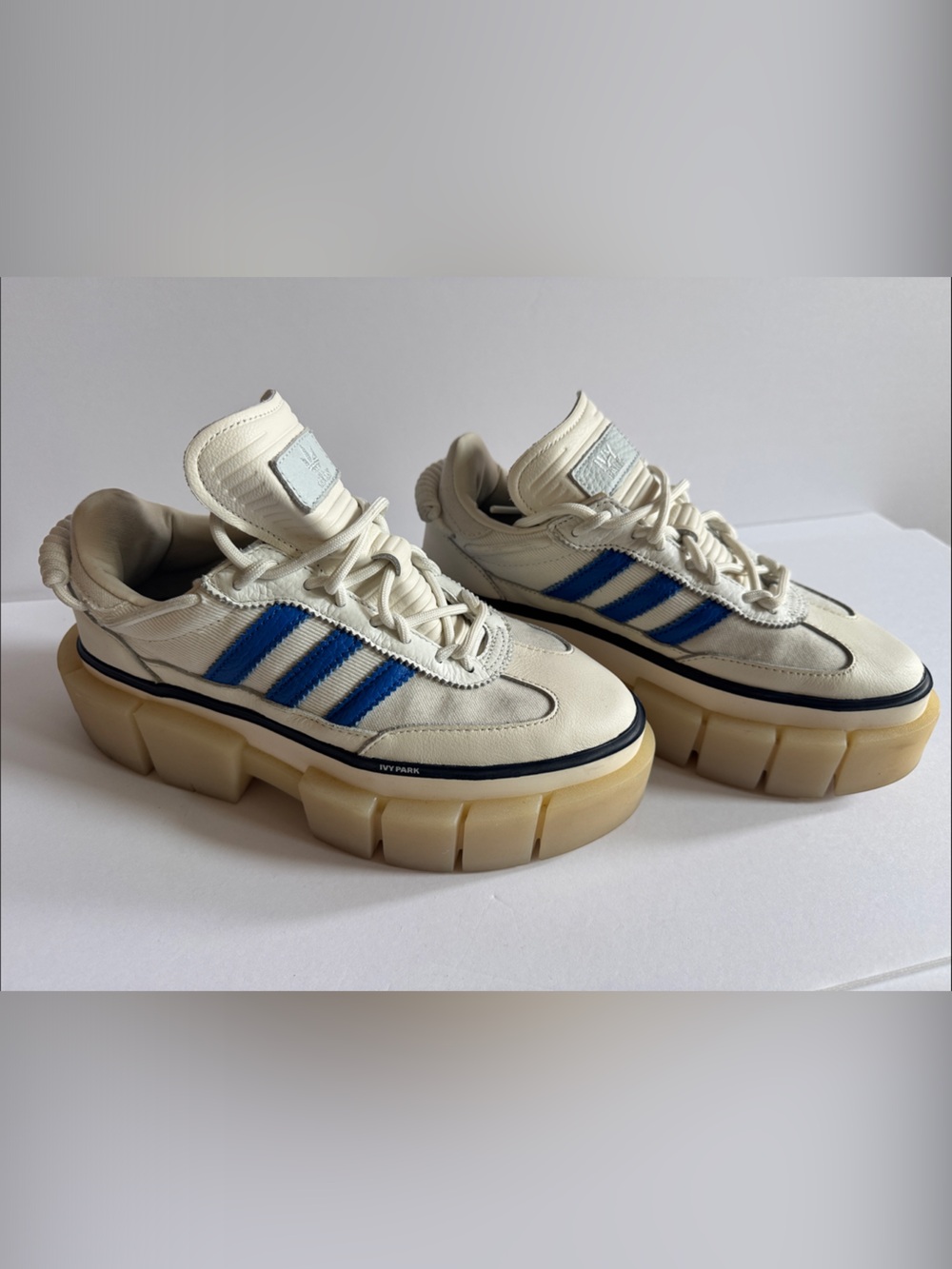 adidas Cream and Blue Low-Top Trainers with Chunky Gum Sole